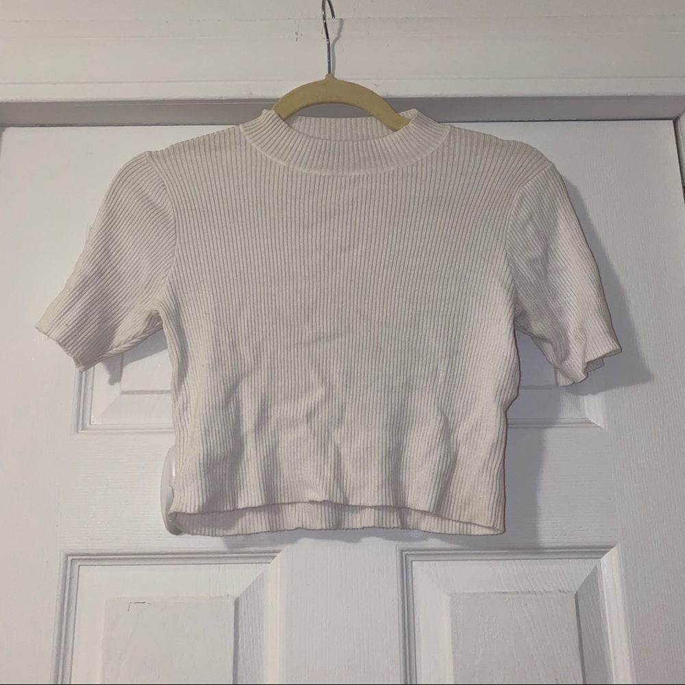 White brandy melville crop top